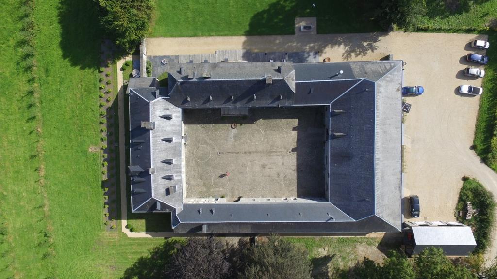 Chateau De Grandvoir Hotel Neufchateau Bagian luar foto